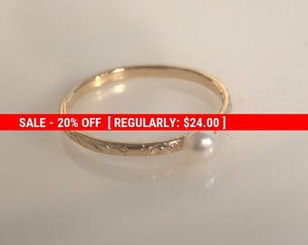 SALE 20% OFF pearl ring,thin gold ring,stacking rings,pearl ring gold,hammered ring,tiny ring,white pearl ring,pearl jewelry