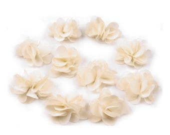 Set of 10 small flowers in cream ivory veil
