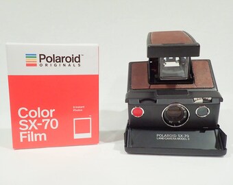 POLAROID MODEL 3 SX-70 folding camera, film tested and with Polaroid film option, instant, 1970s 208