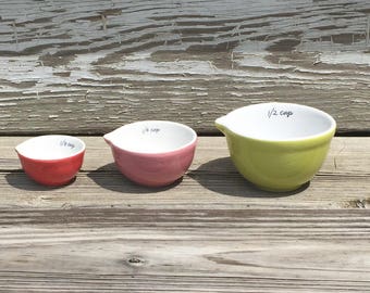 Vintage Set of Three Porcelain Measuring Cups Nesting Green Pink Red