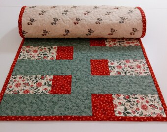 Quilted Table Runner - Farmhouse Table Runner - Table Runner Handmade - Table Runner Wedding - Dining Room Table - Kitchen Island - Mom Gift