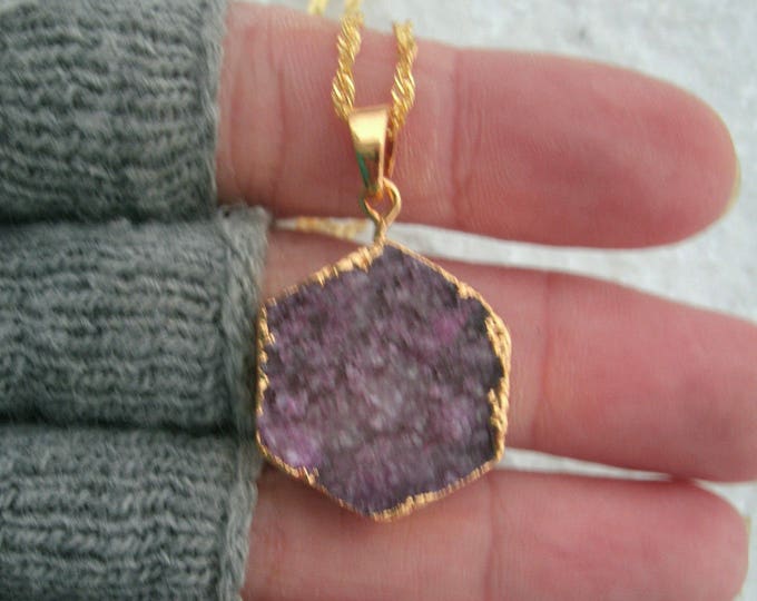 Titanium Druzy Pendant - electroplated gold edging, hung on Gold plated twist chain, beautiful dark Mulberry color, hexagon shape, feminine