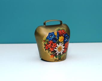 Vintage Cow Bell , Floral Brass Bell , bell Souvenirs , Farmhouse decor , Animal bell , Old bell , Rustic home decor , Hammered bell