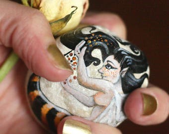 Stone with a hand-painted flower bee-fairy,home decor,stone art,painted rock,talisman,bee gift,summer gift,fairy accessories,fée,elfe,hada