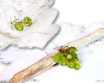 Green jewelry set, fall flower pendant and green gems earrings, Grape Necklace set Green gift Peridot earring gem Jewelry Wine lovers gift