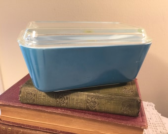 Pyrex Horizon blue refrigerator box with lid 502 - vintage pyrex fridgie - blue pyrex fridgie - primary set 502 with lid - pyrex 502 blue
