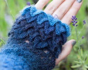 PATTERN | Crocheted Crocodile | Dragon Stitch Fingerless Gloves
