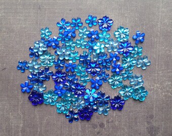 Lot 100 rhinestones form flower 9mm to 1.2 cm shade blue