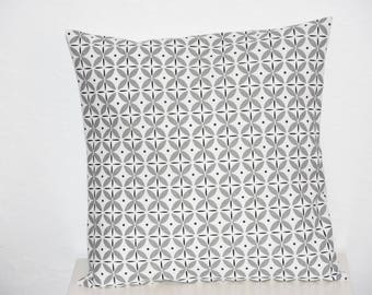 Geometric pinwheel - black, gray and white cushion - 40 x 40 cm - pattern cover