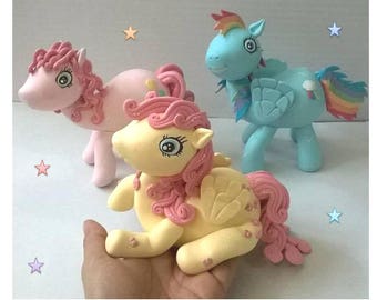 my little pony, cake topper pony, ponies, ponys cake topper, pony figure, three ponies, ponys, pony porcelain cold, ponies topper, pony cake