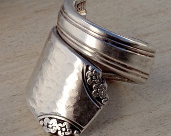 Hammertone Floral Spoon Ring
