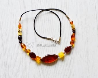 Amber necklace. Adults Baltic amber necklace. Natural amber. 1 piece. MS08