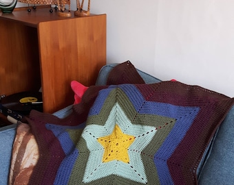 beautiful hand crocheted star blanket