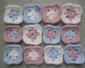 Lot de 12 granny au crochet réalisés à la main en laine rose, bleu, écru