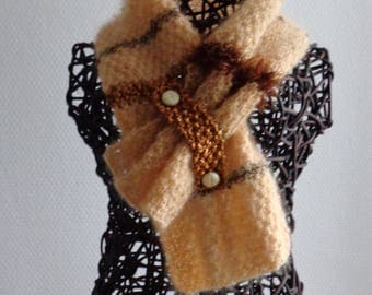 Striped, knitted scarf in salmon mohair.