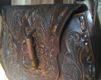 Tough 1 Leather Medicine Cantle Bag