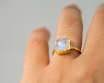 Rainbow Moonstone Ring Gold, June Birthstone Ring, Gemstone Ring, Stacking Ring, Gold Ring, Cushion Cut Ring, Unique Ring, Gift for Her