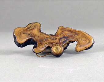 Bijou végétal contemporain, imitation bois pour cette broche unique !