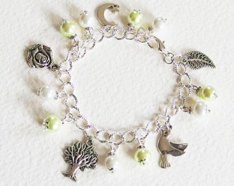 Bracelet Gourmette - Matin de Printemps - Breloques Fleurs Feuilles, perles de Bohème, Strass, Métal argenté - Bijou créateur, pièce unique