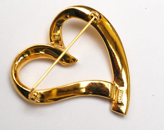 Heart Brooch - Signed Trifari - gold tone swirl heart Pin