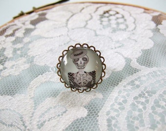 Ring cabochon round hobo Jazz Hat skeleton