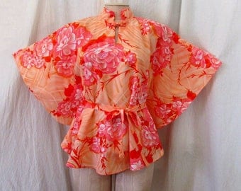 Vintage 1970's POMARE Hawaiian Tiki Top with Angel Sleeves Batwing Sleeves Peach Hawaiian Floral Print One Size