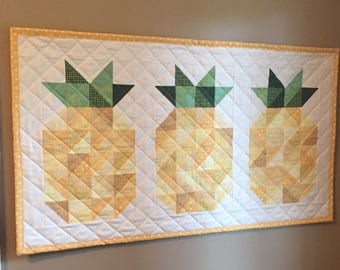 PDF Quilt Pattern, A Pineapple Welcome Quilt Pattern, Beginner Quilt Pattern, Pineapple Quilt Pattern