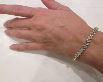 Attention-getting glowing cubic zirconia bracelet