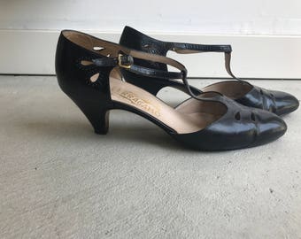 ferragamo t strap