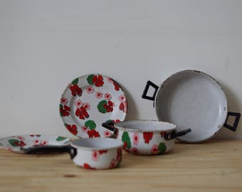 Lot De 13 Pièces Cuisine émaillée Vintage Noir - Camping - Academy Broadway
