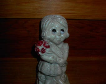 Vintage 1973 R & W Berries Resin Figurine "World's Best Mom"