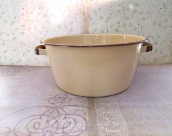 Vintage Enamel Stock Pot Tan/Beige with Brown Handles and Rim 3 1/2 Quart