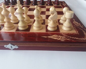 New red beautifiul handmade hazel wood chess piece, beech wood chessboard box wooden chess set, backgammon checkers educational board game