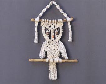 Macrame owl wall hanging, wall hanging, home decor, modern macrame, boho decor, fiber wall hanging, owl wall art, macrame decor