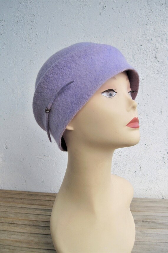 Women's felted hat Lilac hat Toque hat 1930s hat
