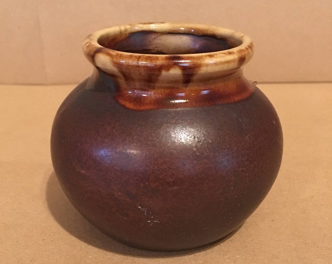 Vintage Irish Youghal Pottery - Small pot