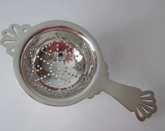 Vintage metal Tea Strainer. Loose Leaf strainer. Afternoon Tea Accessory.