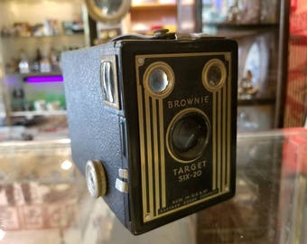 Vintage Eastman Kodak Brownie Target Six-20 Camera