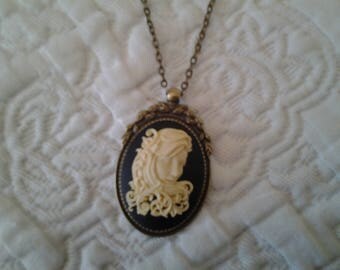 Baroque woman's head cameo pendant necklace