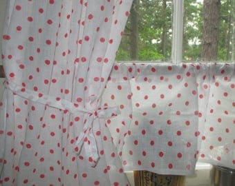 Retro Kitchen Blinds- Scandinavian- Red Polka Dots