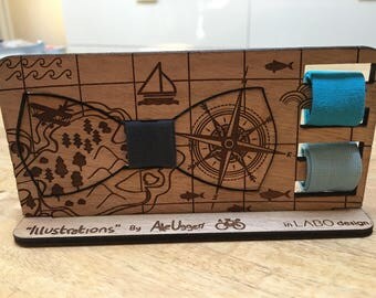 Wooden bow tie "Illustrations by Ale Uggeri 03"