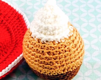 crochet cupcake with cream//cupcake//crochet//doll tea set//dolls tableware