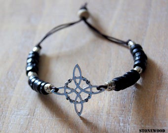 Bracelet symbole celtique et perles de bois