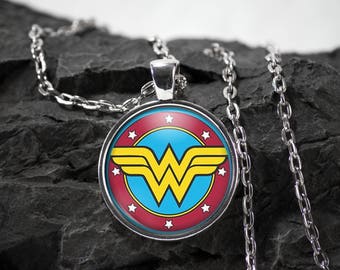 Wonder Woman Glass Pendant superhero Wonder Woman necklace Wonder Woman jewelry photo pendant art pendant photo jewelry art jewelry silver