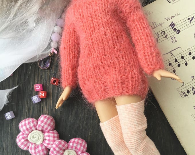 Oversize knitted sweater for Blythe doll. Blythe collection doll. Clothes for Blythe. Jacket for blythedoll. Dress for Blythe.