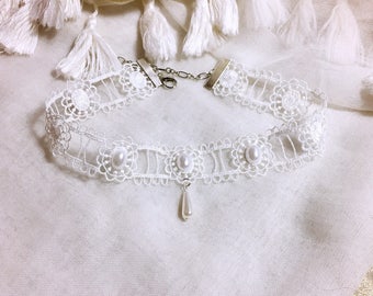 White lace Bohemian wedding/party/ceremony necklace