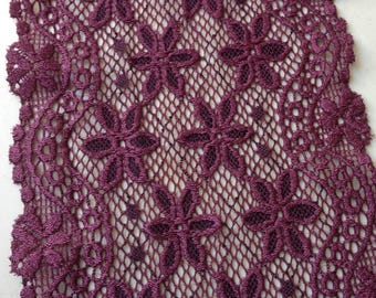 Purple scalloped Lace band