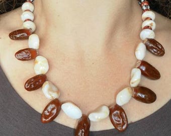 Collier noyaux de litchi
