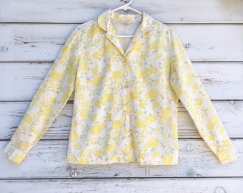 Vintage 60s pretty blouse,shirt,pastel,paisley,floral,feminine,novelty,delicate,soft,yellow,white,flowers,mod,hippie,boho,county chic,USA