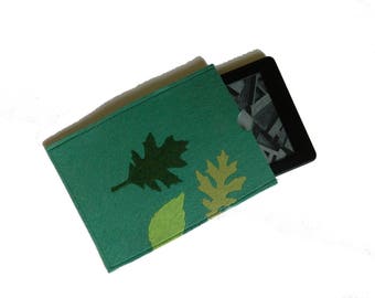 Unique Kindle Paperwhite Cover, kindle case, eReader Case Padded Cover - Green leaves.